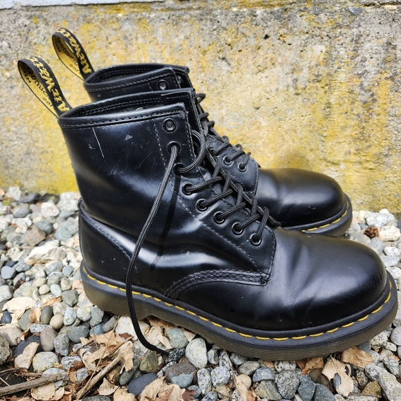 Dr Martens 8 hole Women's Size 8 - Picture 2 of 7